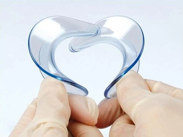 Cheek and lip retractor, autoclavable, Miradent Spandex